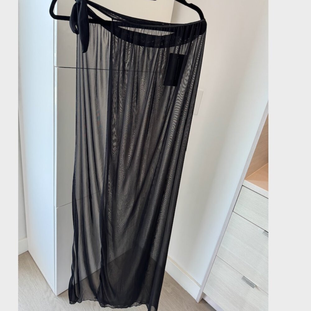 NWT Pretty Little Thing Women's Black Tie Side Maxi Beach Sarong Size M. - Picture 6 of 8